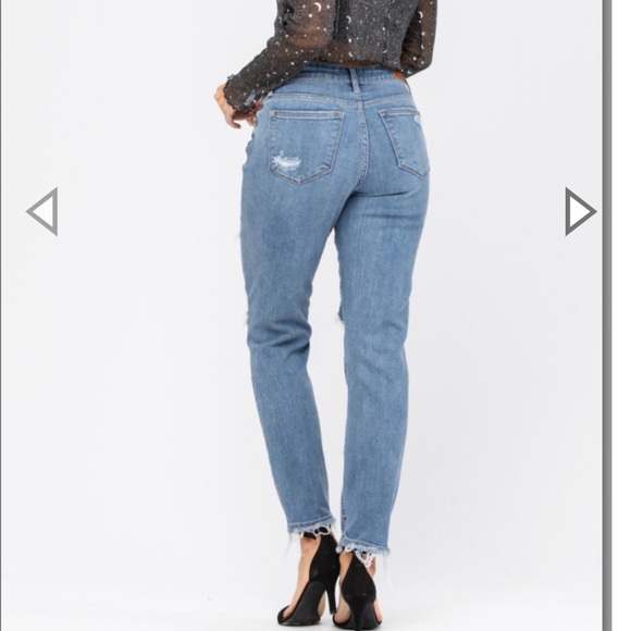 Judy Blue Midrise Destroyed Boyfriend Jeans - Picture 7 of 11